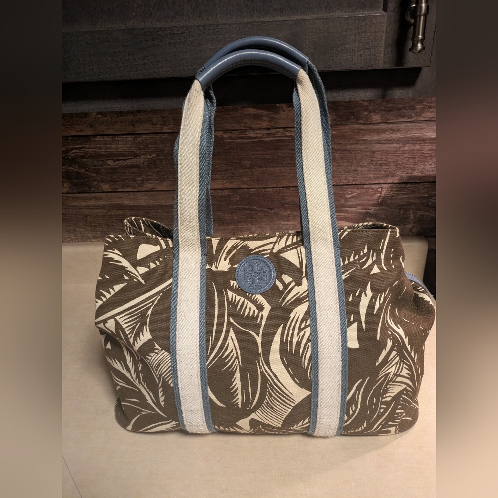 Tory Burch Tabora Canvas Tote/Shoulder Bag in XL - Picture 8 of 13